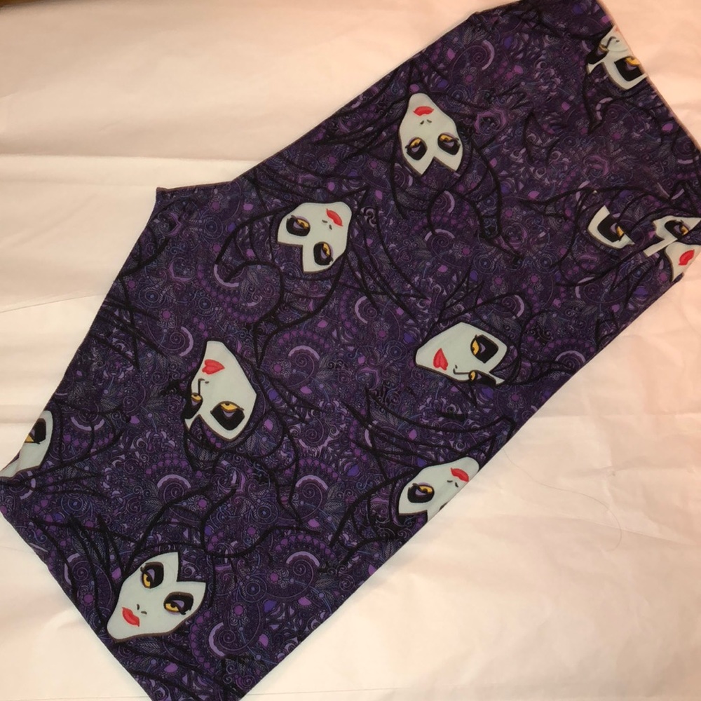 Lularoe Maleficent Leggings